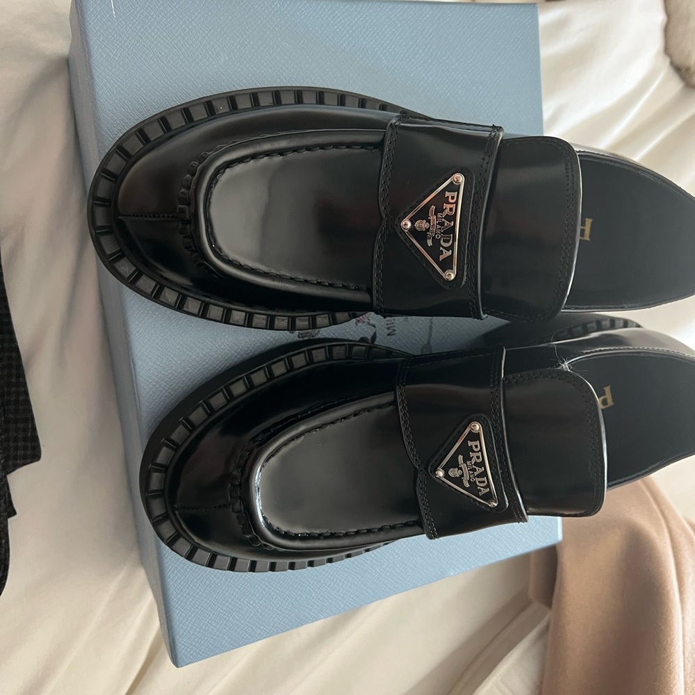 Prada loafer never worn got as gift
